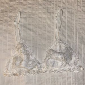 NWT BRANDY MELVILLE WHITE BRALETTE